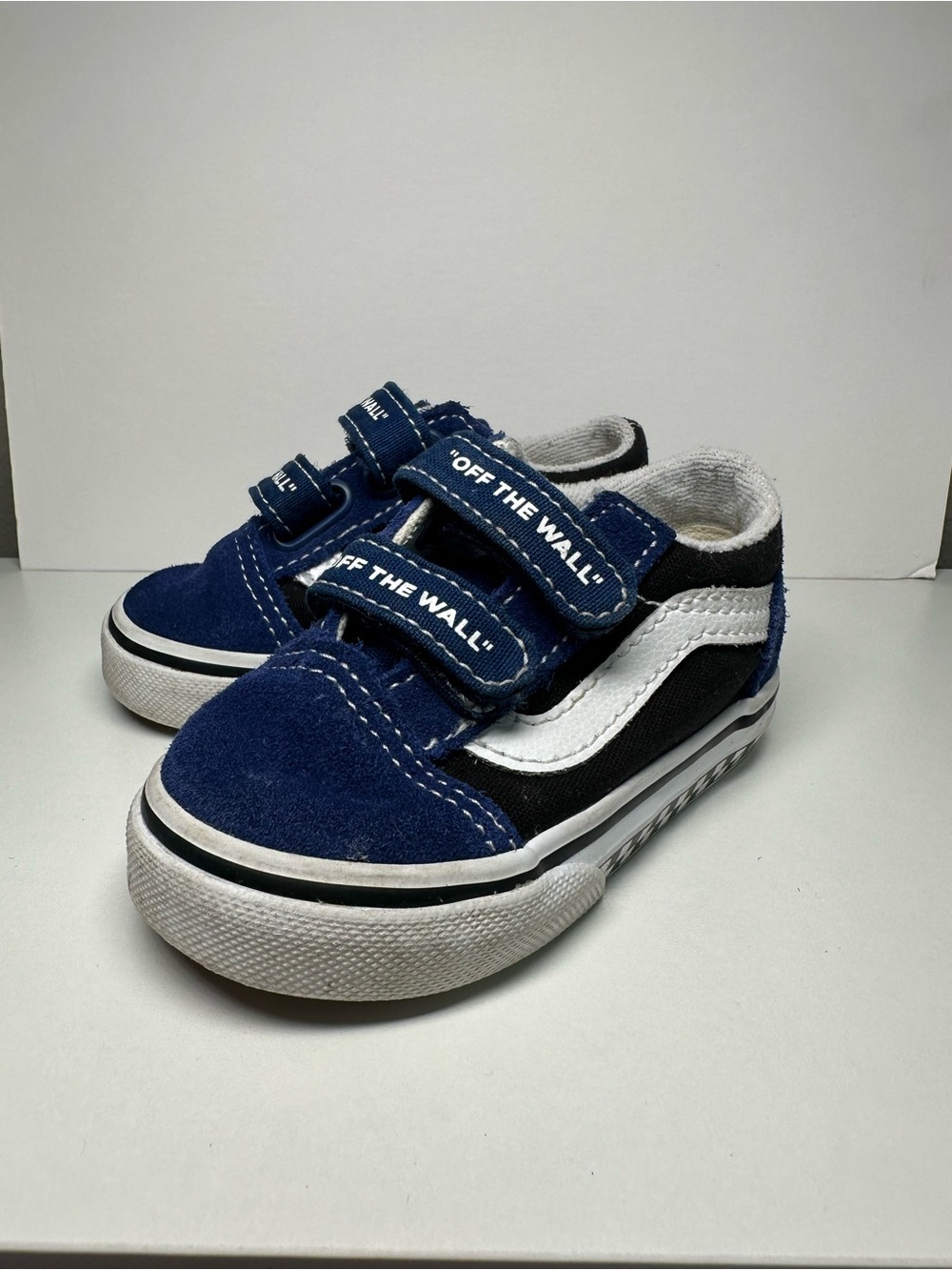 Vans "Off The Wall"Vans "Off The Wall" Blue Suede Velcro Sneakers Toddler Size 5